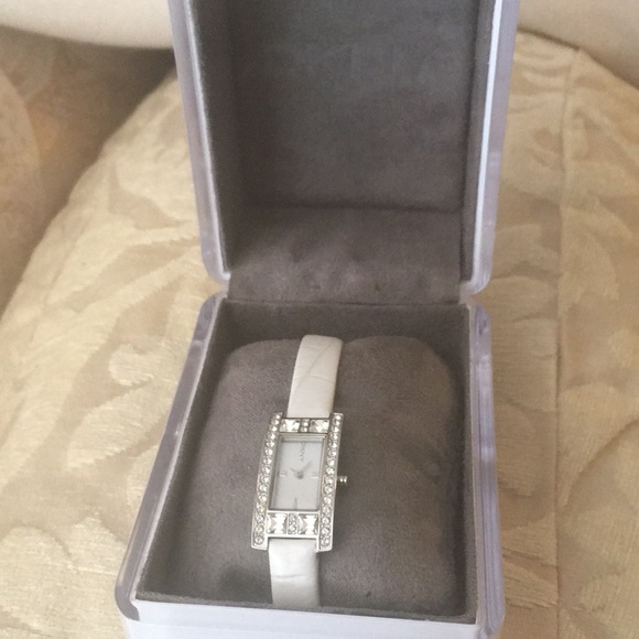 DKNY watch - Picture 1 of 6